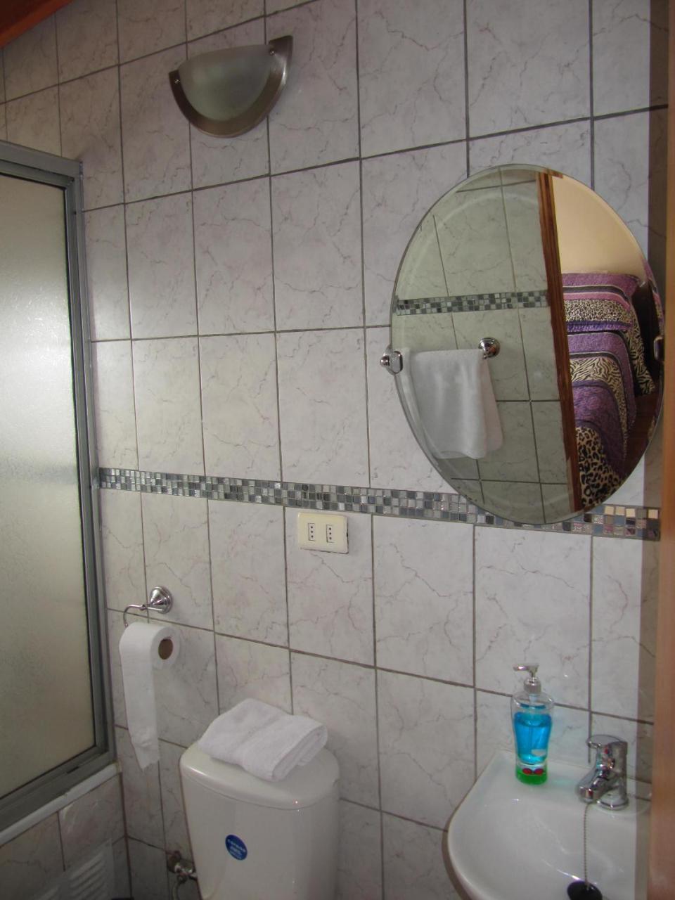 Hospedaje Los Cipreses Coyhaique Exteriör bild