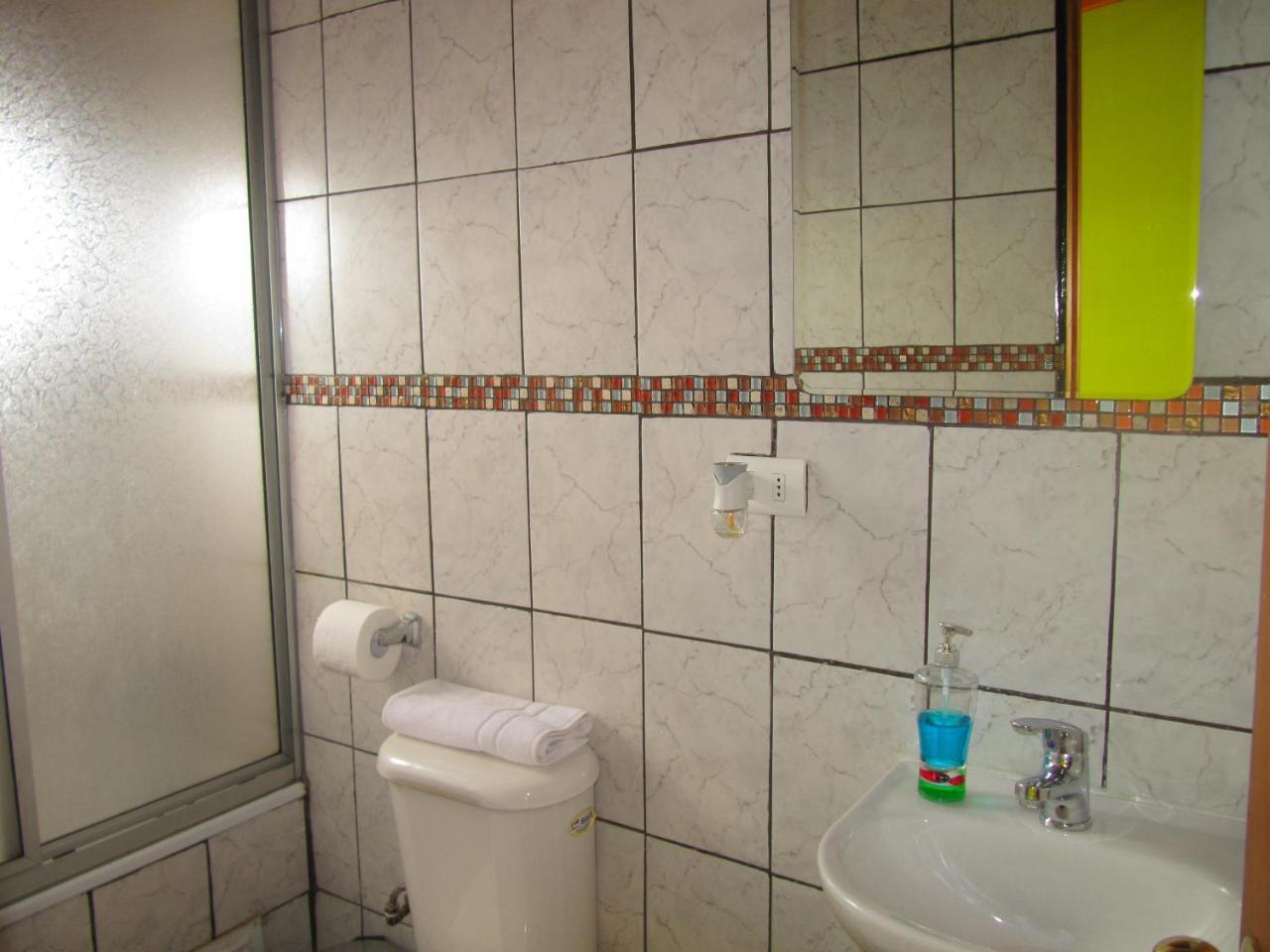 Hospedaje Los Cipreses Coyhaique Exteriör bild